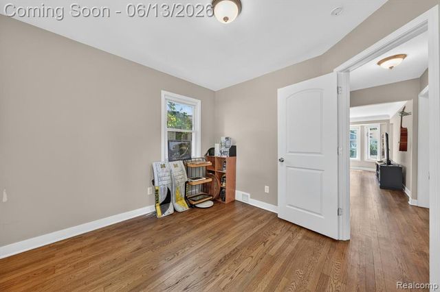 23013 Gaukler Street, Saint Clair Shores, MI 48080