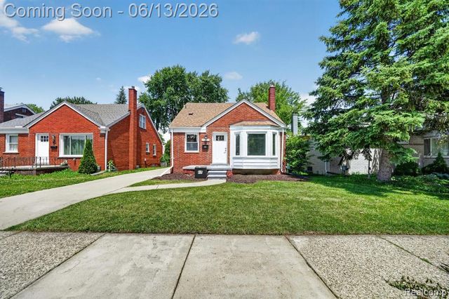 23013 Gaukler Street, Saint Clair Shores, MI 48080
