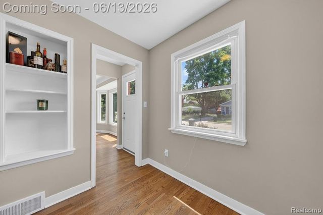 23013 Gaukler Street, Saint Clair Shores, MI 48080