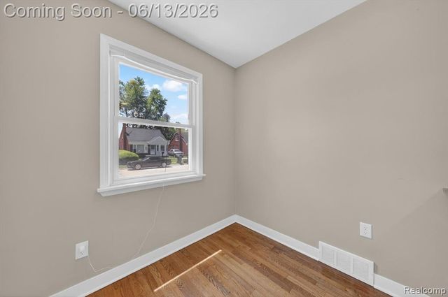 23013 Gaukler Street, Saint Clair Shores, MI 48080