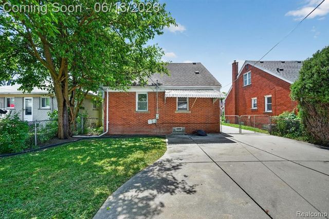 23013 Gaukler Street, Saint Clair Shores, MI 48080