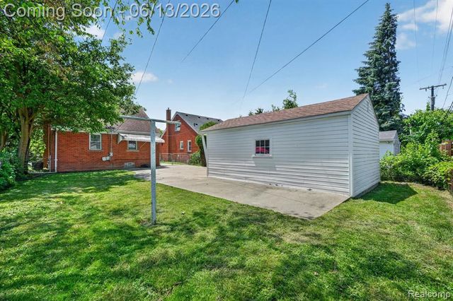 23013 Gaukler Street, Saint Clair Shores, MI 48080