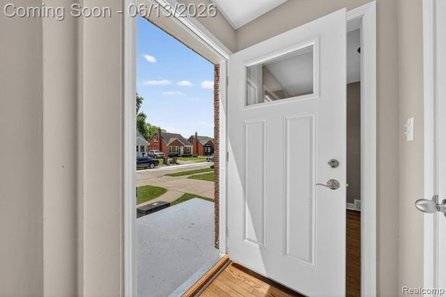 23013 Gaukler Street, Saint Clair Shores, MI 48080