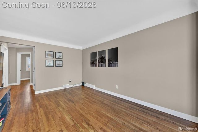 23013 Gaukler Street, Saint Clair Shores, MI 48080