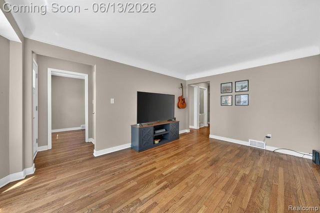 23013 Gaukler Street, Saint Clair Shores, MI 48080