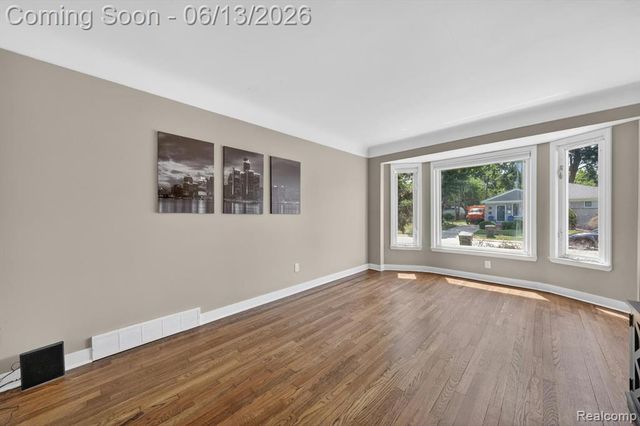 23013 Gaukler Street, Saint Clair Shores, MI 48080