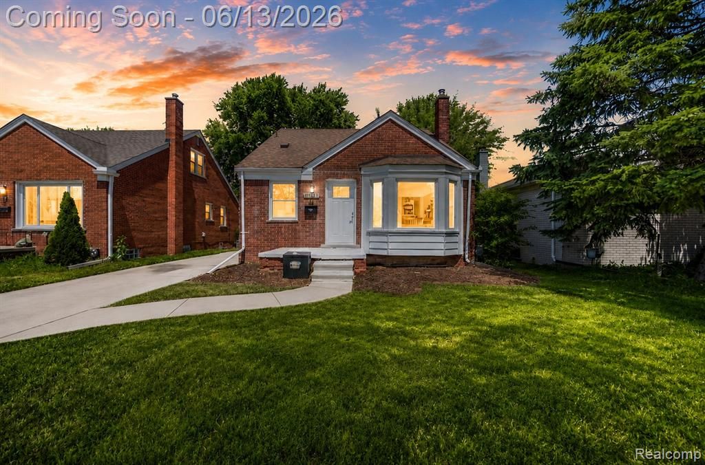 23013 Gaukler Street, Saint Clair Shores, MI 48080