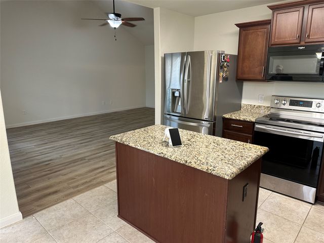 1603 White Mountain Way, Princeton, TX 75407