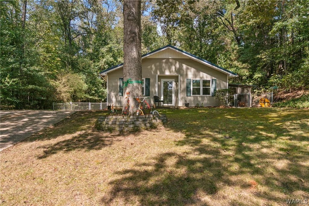 13841 New Orleans Dr, Coker, AL 35452