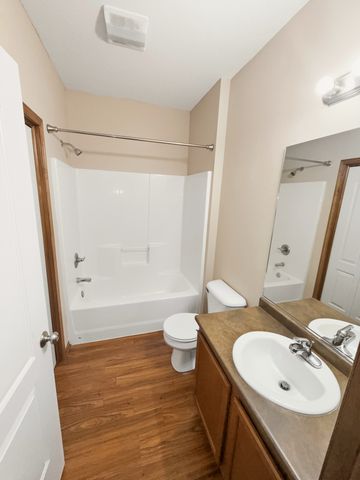 1632 NW Prairie Lakes Drive 2, Ankeny, IA 50023