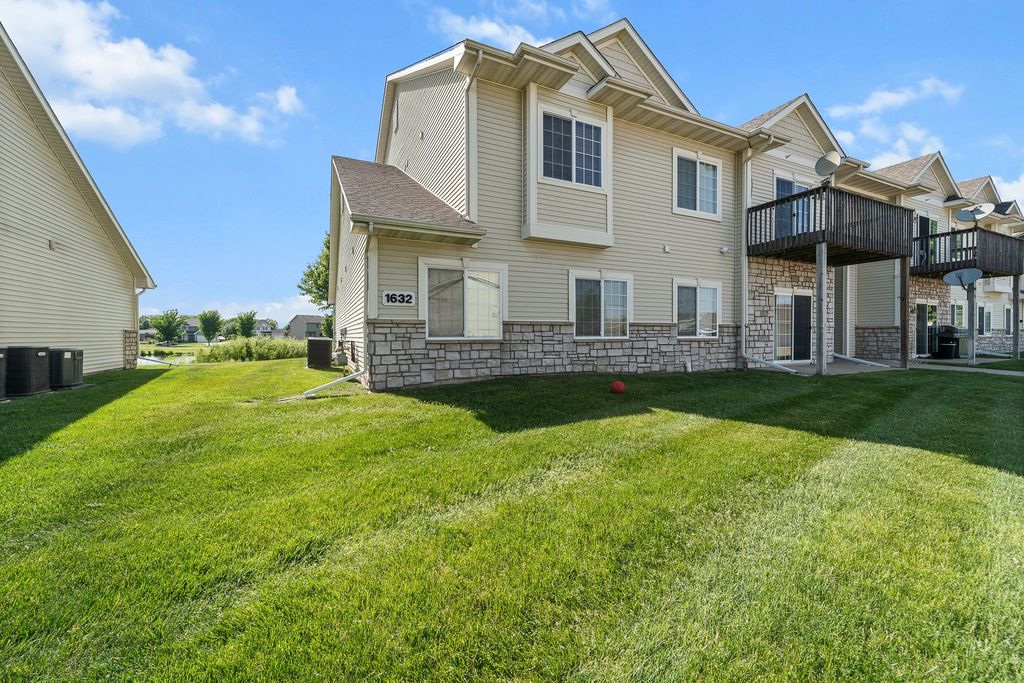 1632 NW Prairie Lakes Drive 2, Ankeny, IA 50023