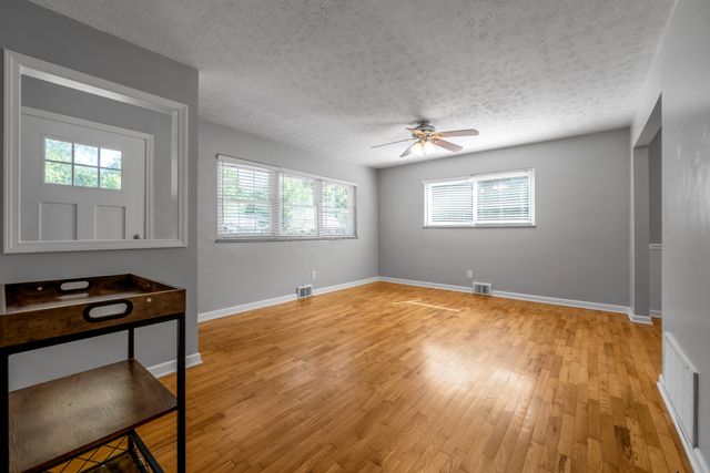 688 Sheridan Drive, Lexington, KY 40503