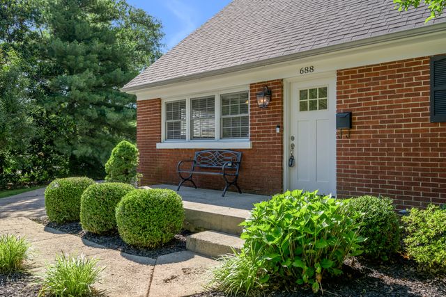 688 Sheridan Drive, Lexington, KY 40503