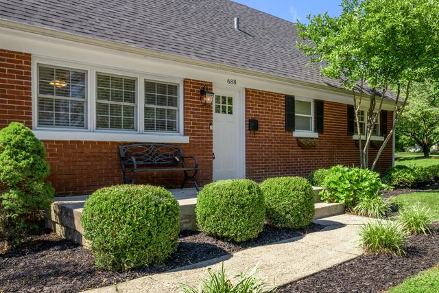 688 Sheridan Drive, Lexington, KY 40503