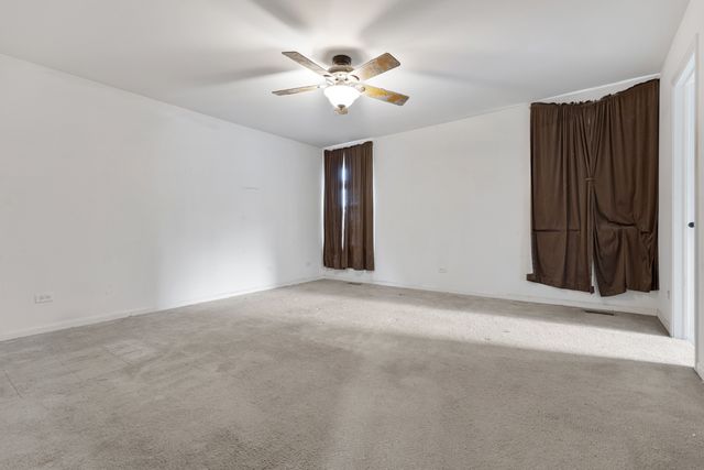 2440 Chopin Lane, Woodstock, IL 60098