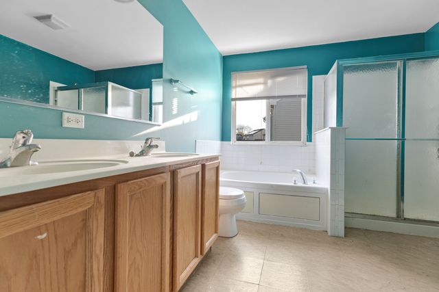 2440 Chopin Lane, Woodstock, IL 60098