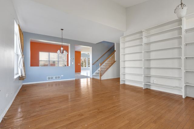 2440 Chopin Lane, Woodstock, IL 60098