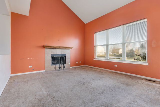 2440 Chopin Lane, Woodstock, IL 60098