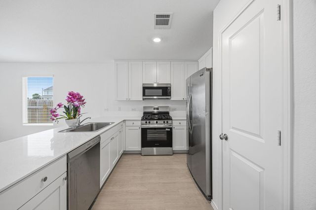 108 Evening Glow DR, Hutto, TX 78634