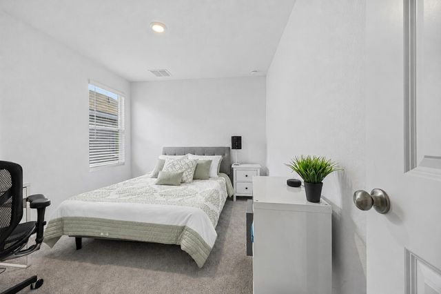 108 Evening Glow DR, Hutto, TX 78634