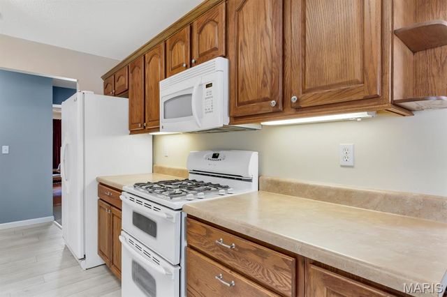 178 Emerald Way E, Granite City, IL 62040