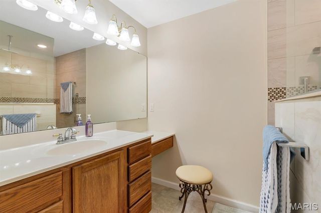 178 Emerald Way E, Granite City, IL 62040