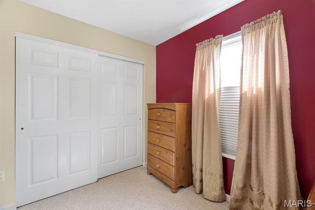 178 Emerald Way E, Granite City, IL 62040