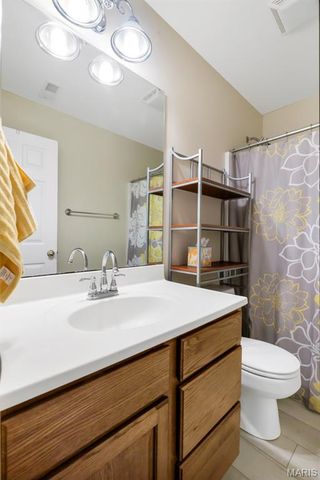 178 Emerald Way E, Granite City, IL 62040