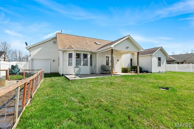 178 Emerald Way E, Granite City, IL 62040