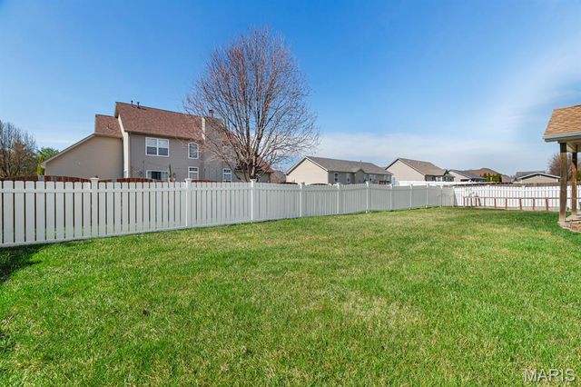 178 Emerald Way E, Granite City, IL 62040