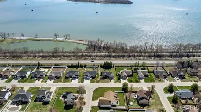 178 Emerald Way E, Granite City, IL 62040