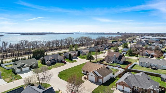178 Emerald Way E, Granite City, IL 62040