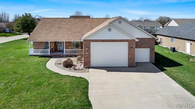 178 Emerald Way E, Granite City, IL 62040