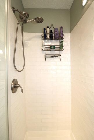 6068 Glen Village Drive, Dublin, OH 43016