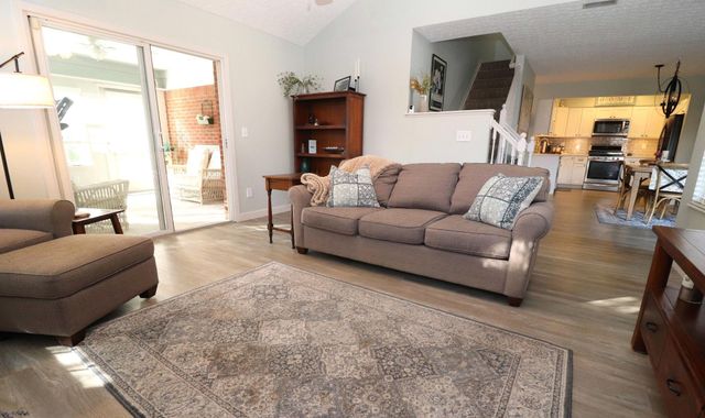 6068 Glen Village Drive, Dublin, OH 43016