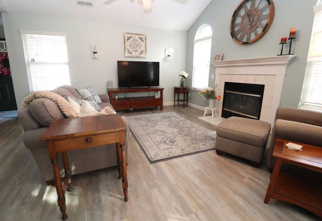 6068 Glen Village Drive, Dublin, OH 43016