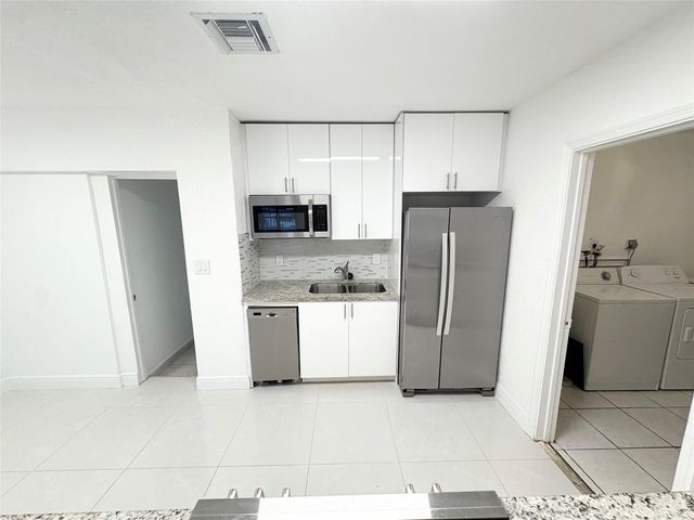 5719 NW 86th Avenue, Tamarac, FL 33321