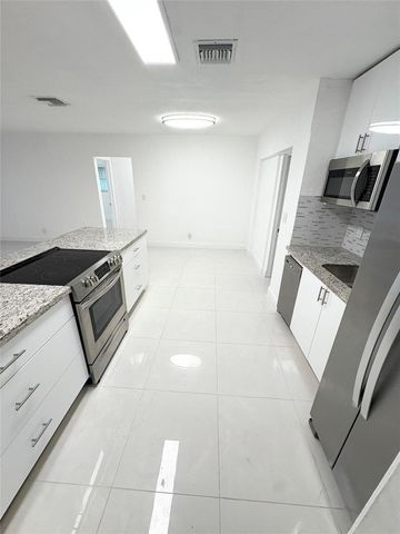 5719 NW 86th Avenue, Tamarac, FL 33321