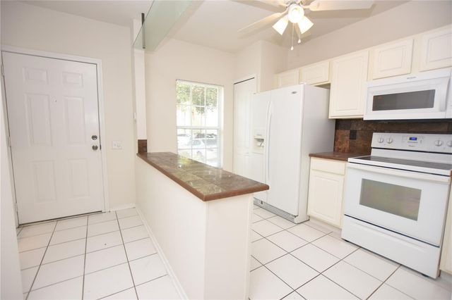 2308 LAKE WOODBERRY CIRCLE, Brandon, FL 33510