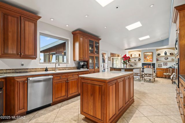 6731 N Pontatoc Road, Tucson, AZ 85718