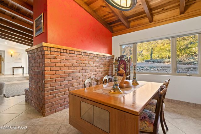 6731 N Pontatoc Road, Tucson, AZ 85718