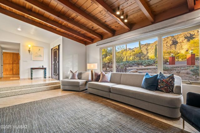 6731 N Pontatoc Road, Tucson, AZ 85718