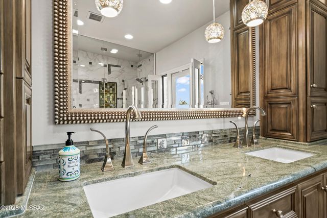 6731 N Pontatoc Road, Tucson, AZ 85718