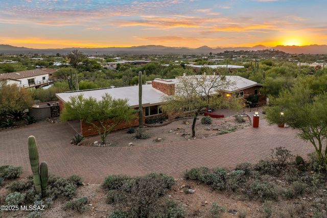 6731 N Pontatoc Road, Tucson, AZ 85718