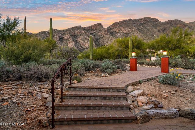 6731 N Pontatoc Road, Tucson, AZ 85718