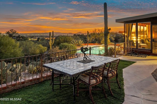 6731 N Pontatoc Road, Tucson, AZ 85718