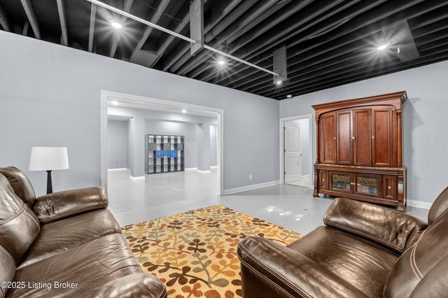 294 Heritage Hill Pkwy, Shepherdsville, KY 40165