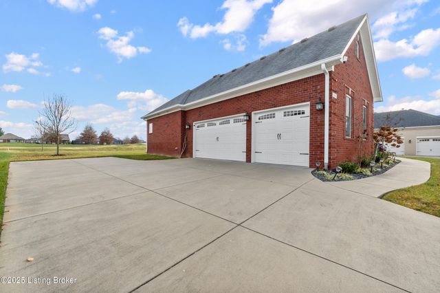 294 Heritage Hill Pkwy, Shepherdsville, KY 40165