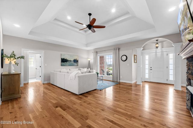 294 Heritage Hill Pkwy, Shepherdsville, KY 40165