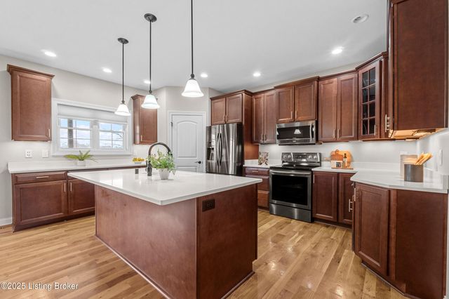 294 Heritage Hill Pkwy, Shepherdsville, KY 40165